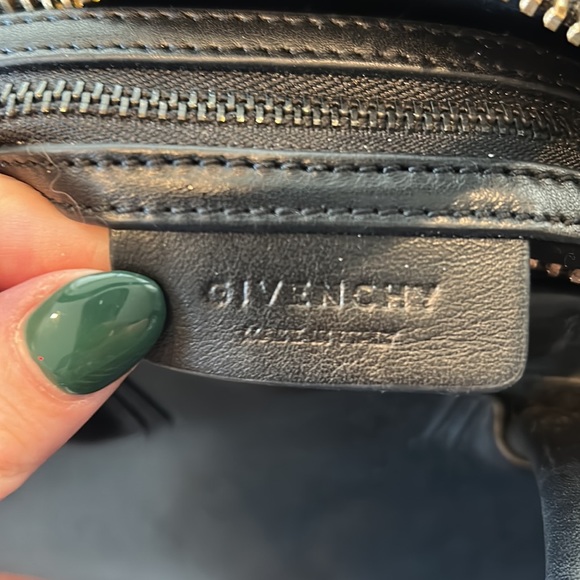 SOLD Givenchy Medium Antigona - Picture 6 of 8